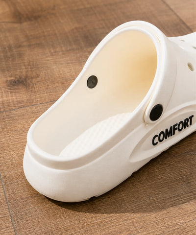 Detalhe da palmilha e da alça do chinelo masculino bege