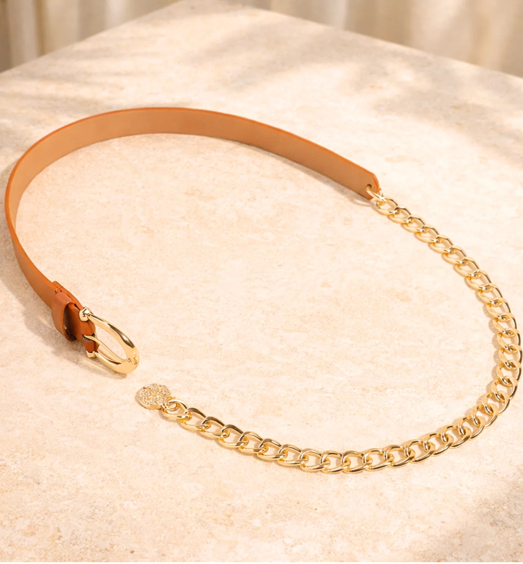 Comprar cinto feminino corrente dourada couro sintético fivela ajustável fino elegante para vestido barato ANELLIMN