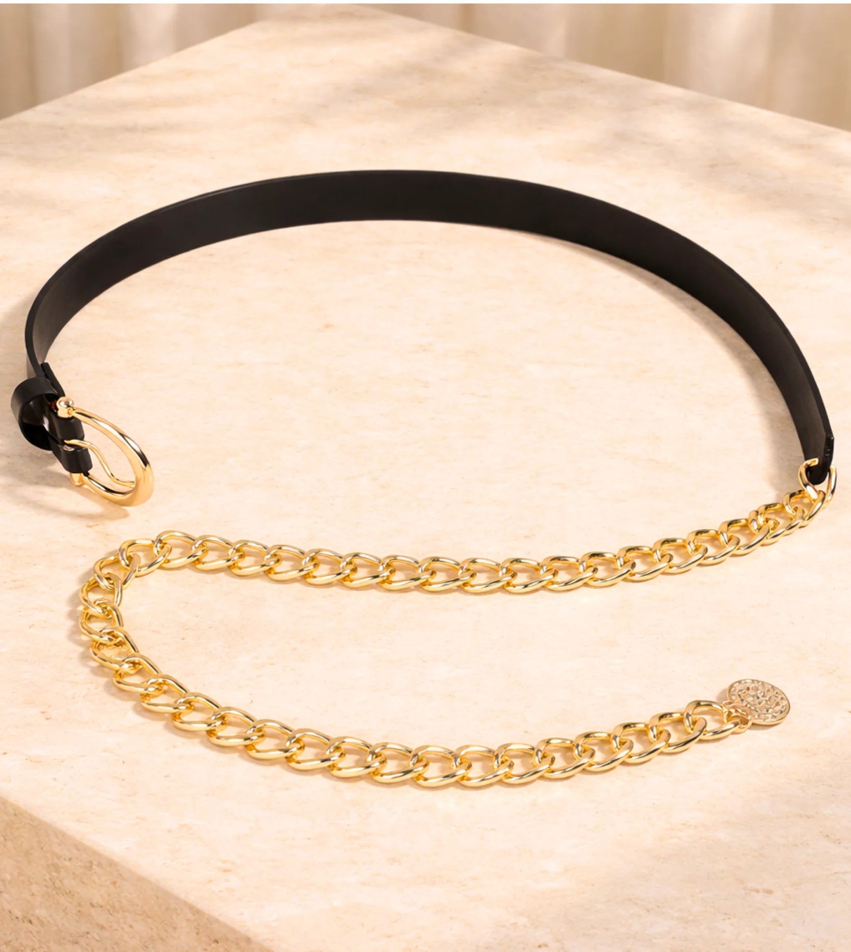 Comprar cinto feminino corrente dourada couro sintético fivela ajustável fino elegante para vestido barato ANELLIMN