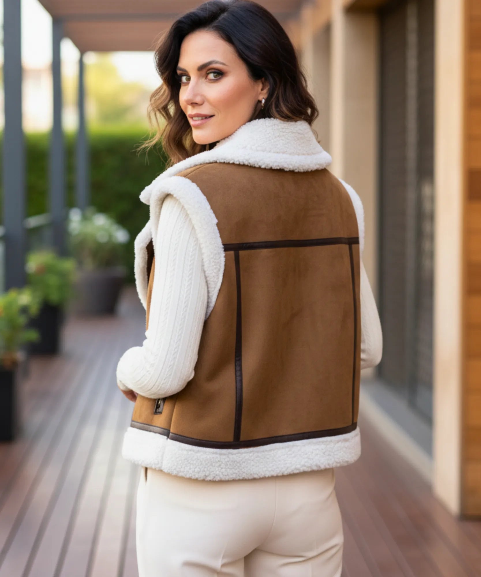 Comprar colete feminino couro peluciado com zíper confortável elegante em promoção ZARA

