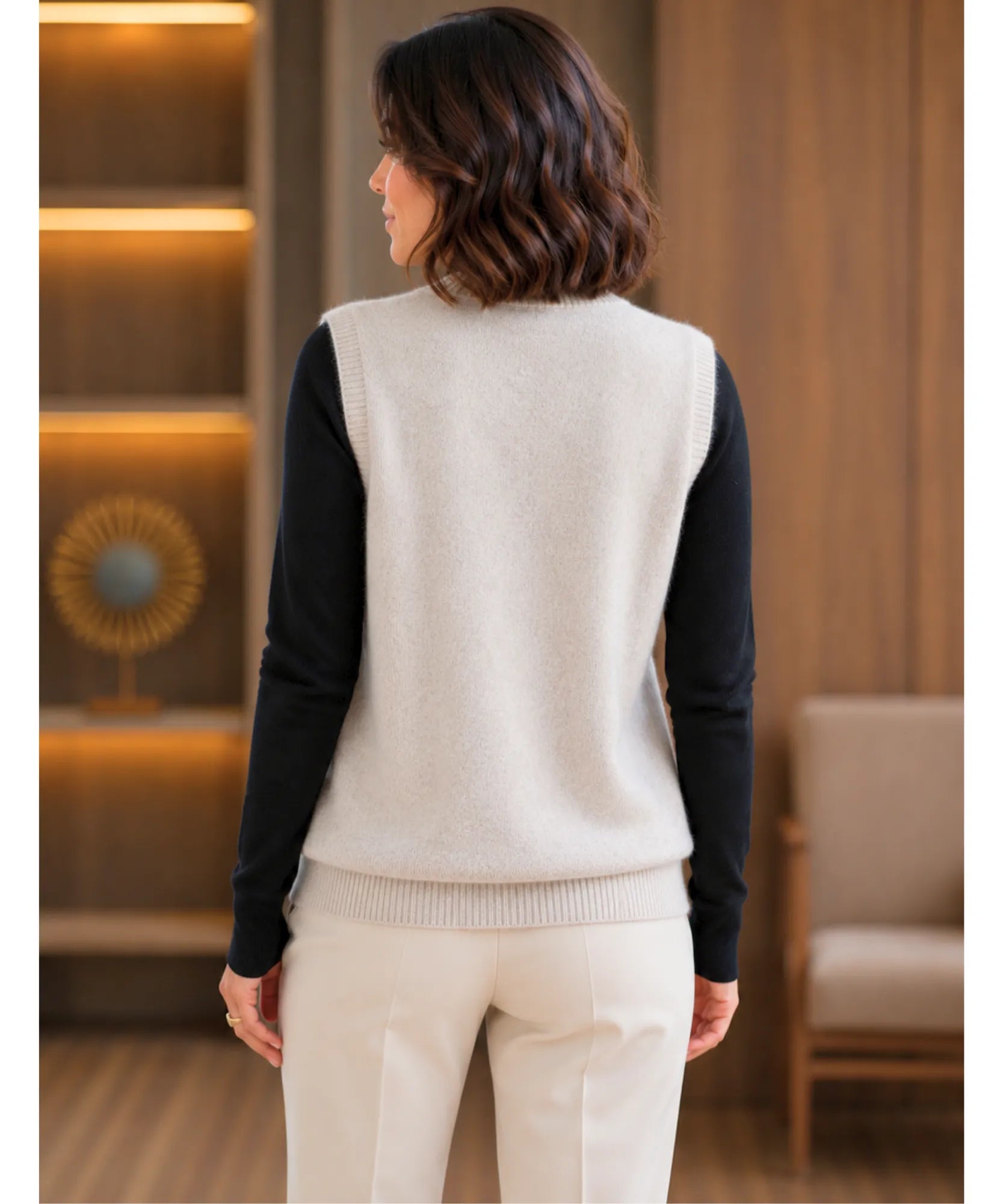 Comprar colete feminino em tricot com gola V e botões, ideal para sobrepor looks elegantes de outono e inverno em promoção Anellimn