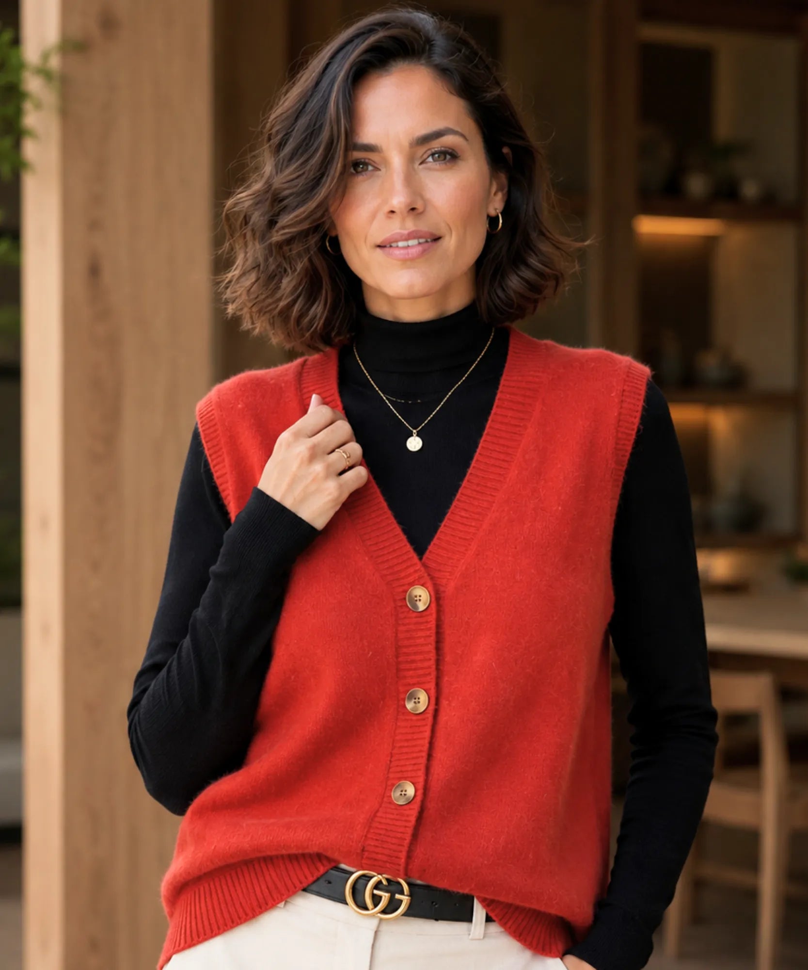 Comprar colete feminino em tricot com gola V e botões, ideal para sobrepor looks elegantes de outono e inverno em promoção Anellimn