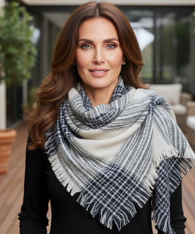 Comprar cachecol echarpe feminino xadrez manta triangular com franjas em promoção ANELLIMN