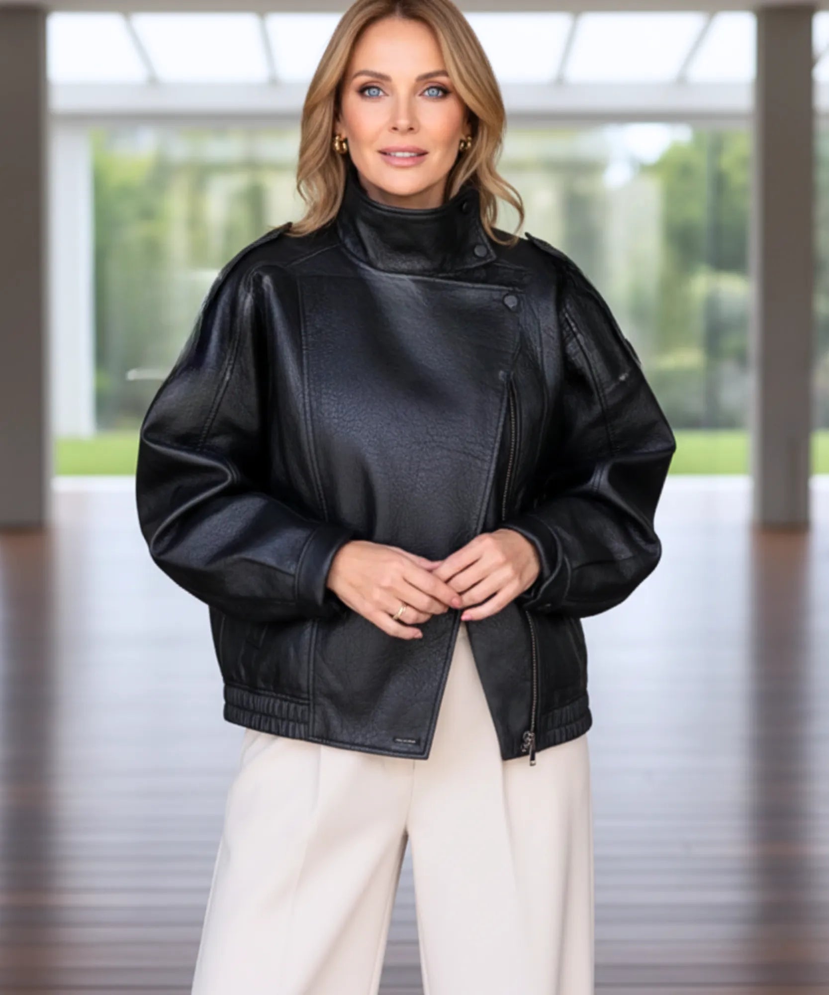 Comprar jaqueta de couro feminino oversized biker gola alta motoqueira em promoçãoZARA