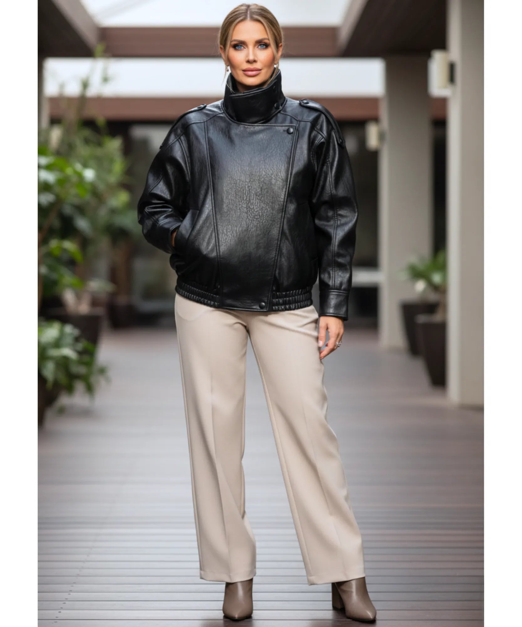 Comprar jaqueta de couro feminino oversized biker gola alta motoqueira em promoçãoZARA