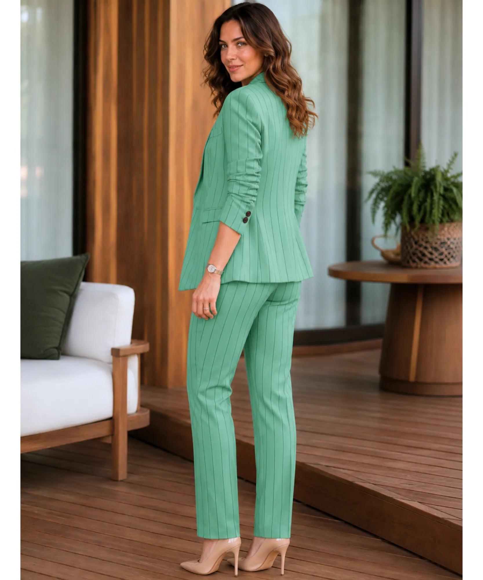 Comprar conjunto alfaiataria feminino com blazer risca de giz e calça reta elegante para trabalho ou eventos barato ANELLIMN