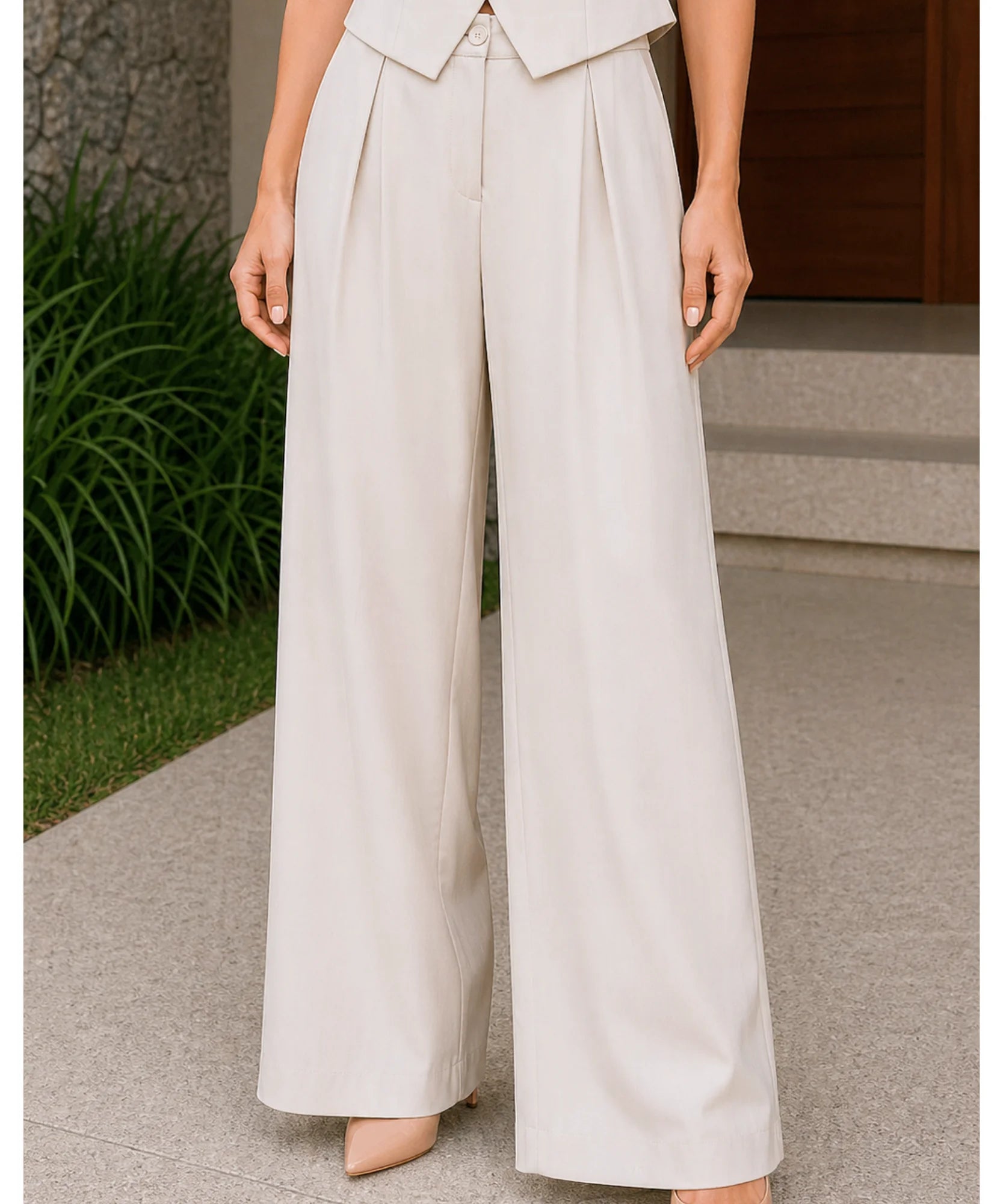 Comprar conjunto alfaiataria feminino colete e calça wide leg cintura alta pregas zíper lateral off-white em promoção ZARA