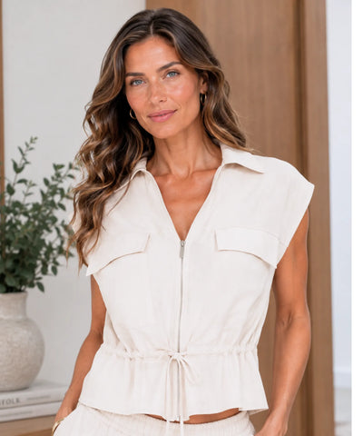 Conjunto alfaiataria feminino camisa off white close-up