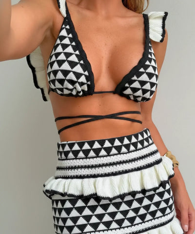 Comprar conjunto biquíni crochê 2 peças top saia longa preto branco geométrico babados barato em promoção