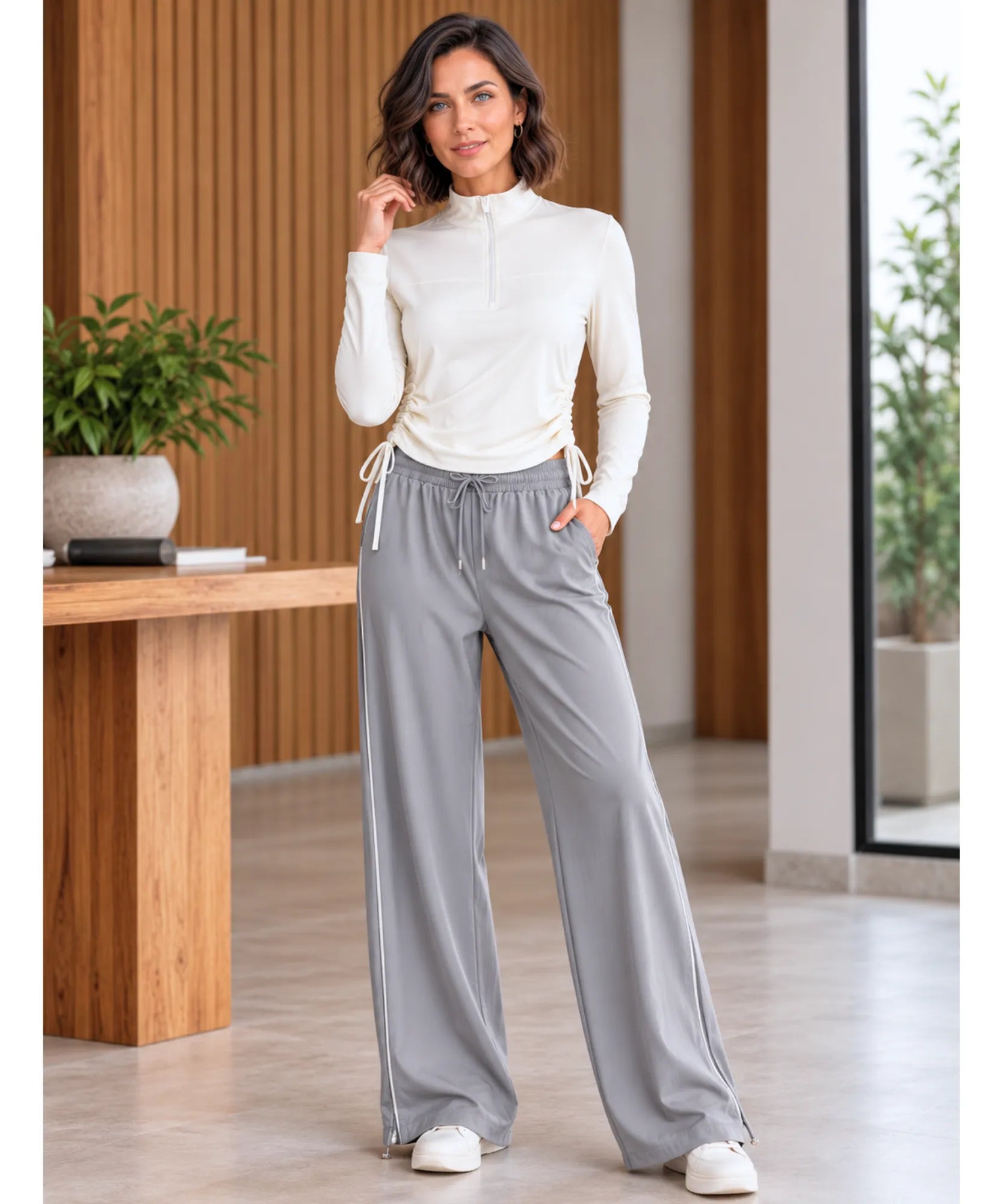Blusa off white de meio zíper com calça pantalona cinza