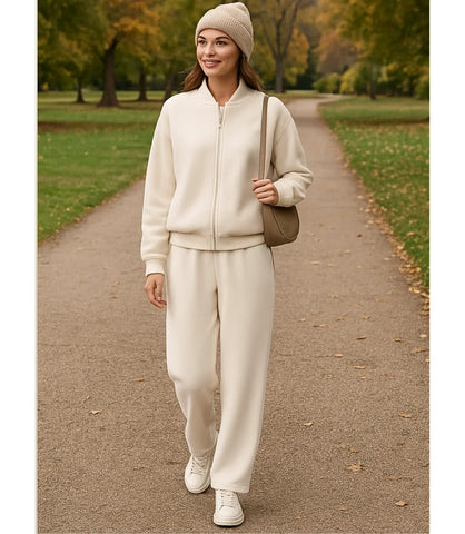 Comprar Conjunto Moletom Feminino com Jaqueta e Calça Larga Off White Bege de algodão grosso peluciado para os dias frios barato  em promoção ZARA

