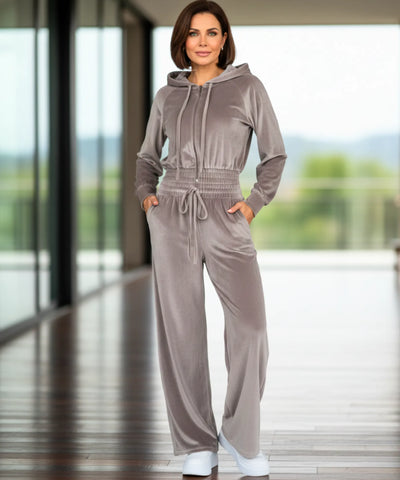 Conjunto moletom feminino veludo com capuz drapeado e calça wide leg. Brilho exclusivo e caimento impecável. Compre agora com frete grátis! ZARA