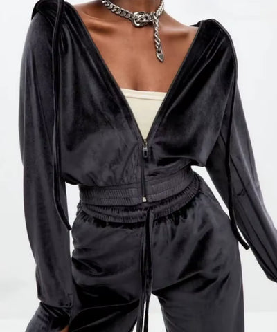 Conjunto moletom feminino veludo com capuz drapeado e calça wide leg. Brilho exclusivo e caimento impecável. Compre agora com frete grátis! ZARA