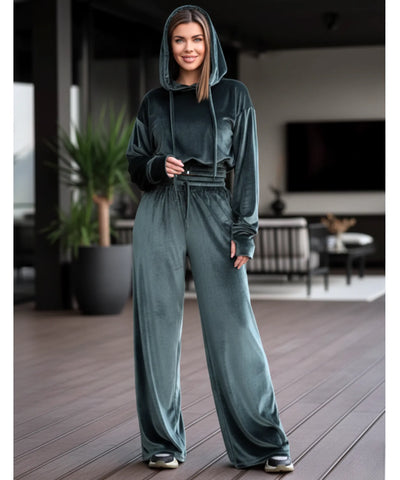 Conjunto moletom feminino veludo com capuz drapeado e calça wide leg. Brilho exclusivo e caimento impecável. Compre agora com frete grátis! ZARA