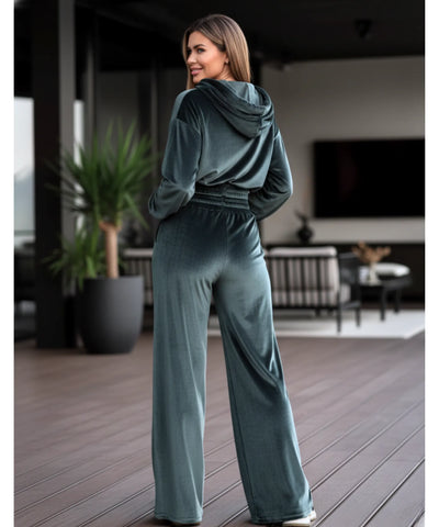 Conjunto moletom feminino veludo com capuz drapeado e calça wide leg. Brilho exclusivo e caimento impecável. Compre agora com frete grátis! ZARA