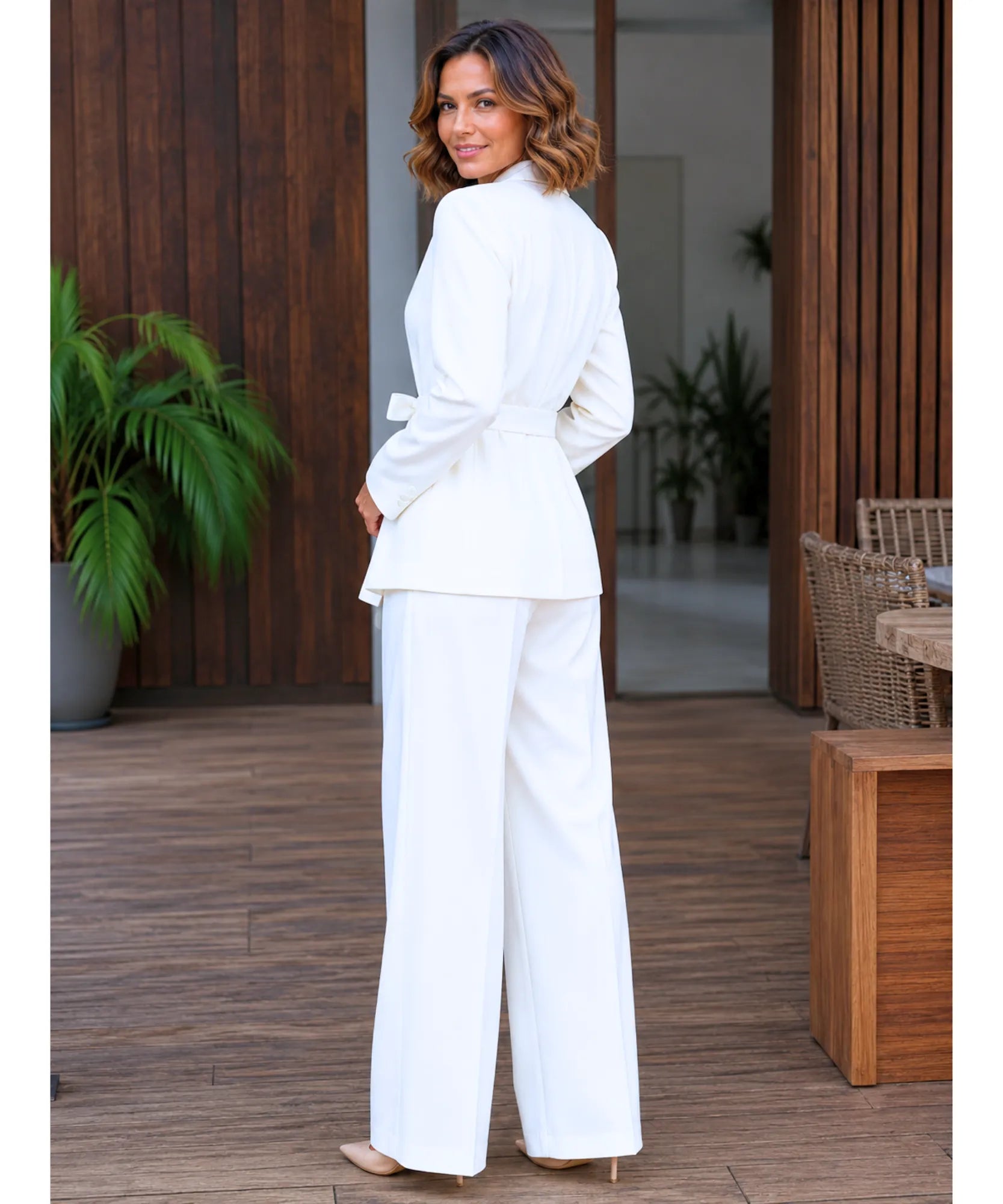 Blazer feminino com faixa e calça flare em alfaiataria moderna barata e promoção ANELLIMN
