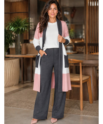 Conjunto tricot feminino cinza em corpo inteiro com blusa branca sem manga