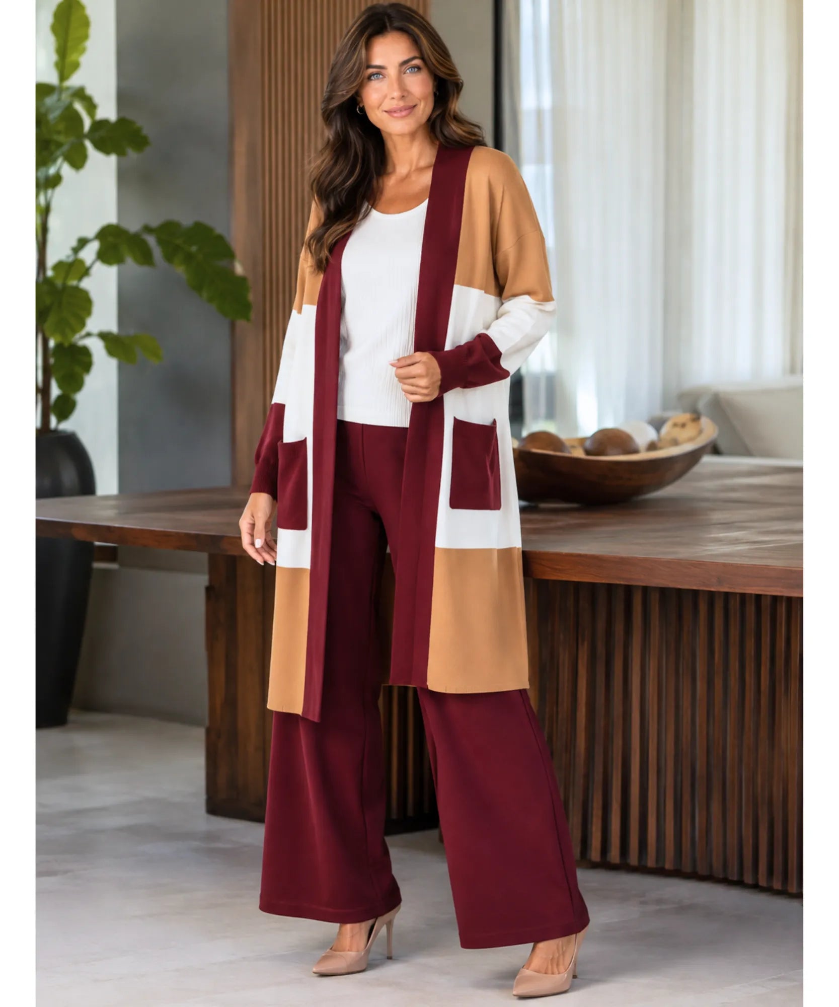 Conjunto tricot feminino vinho com cardigan colorblock caramelo e off white