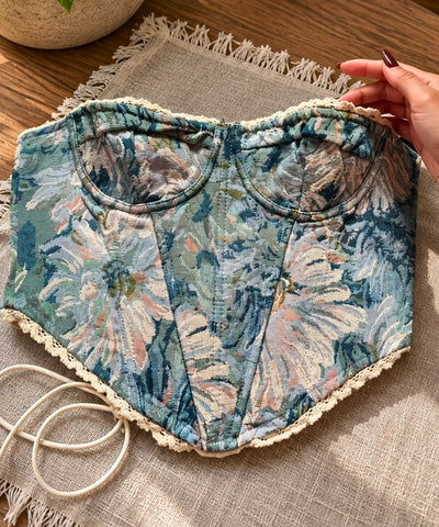 Comprar cropped corset jacquard floral azul detalhe do tecido barato Anellimn