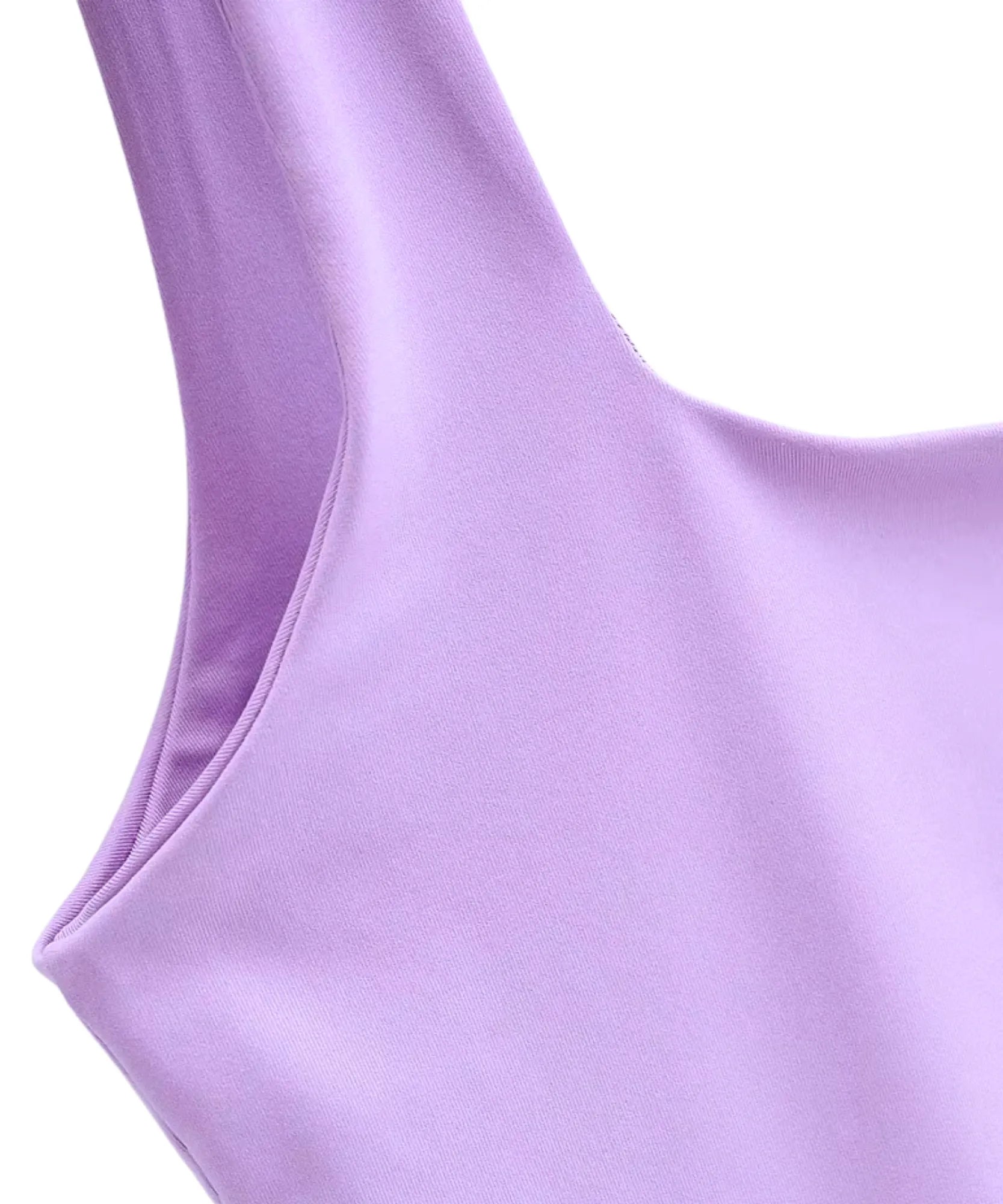 Cropped feminino decote quadrado lilás, detalhe da alça larga