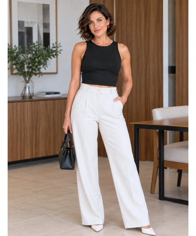 Cropped feminino decote redondo preto, look de corpo inteiro