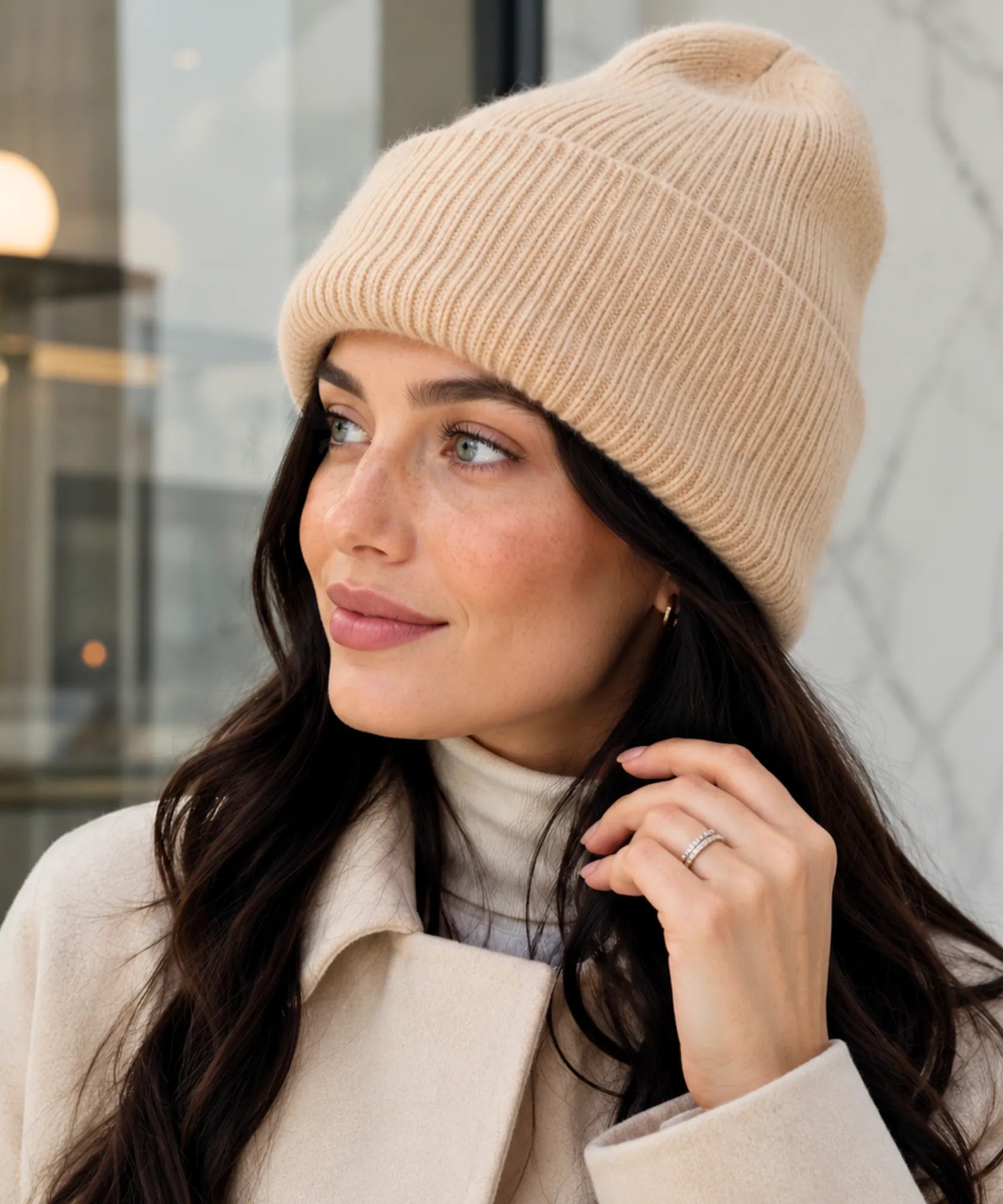 Comprar gorro feminino lã canelado felpudo inverno várias cores touca macia elegante em promoção ZARA