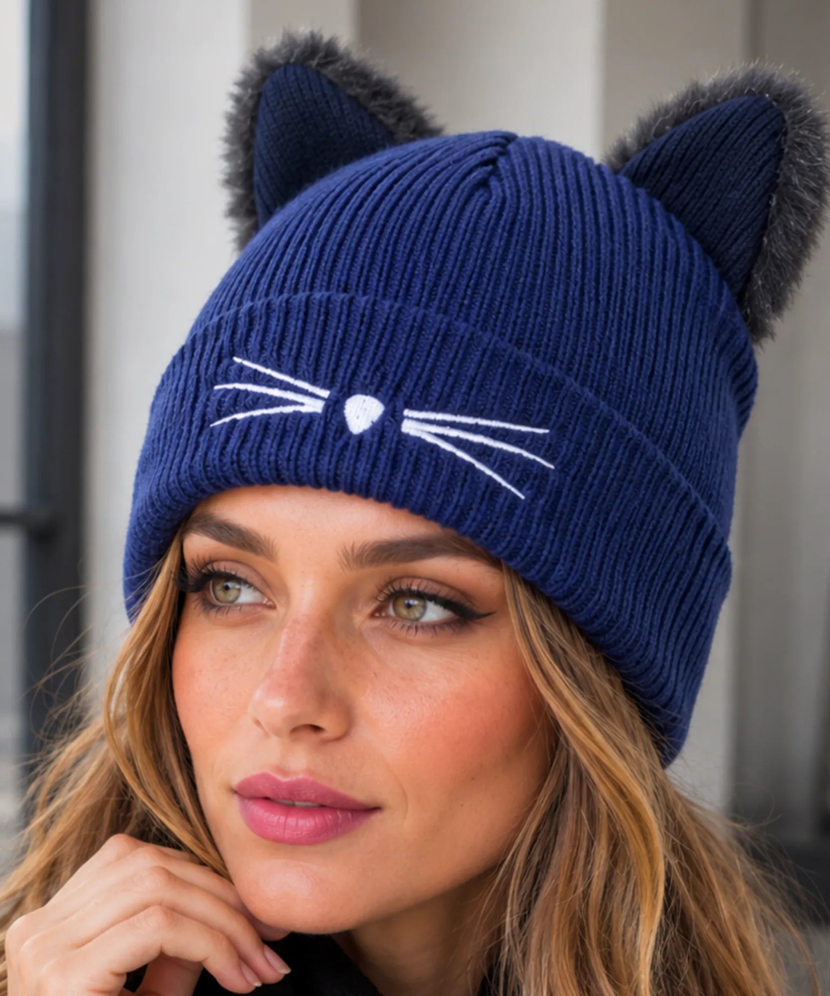 Comprar gorro feminino tricot orelha de gato pompom pelúcia bordado bigode canelado inverno fofo barato ANELLIMN