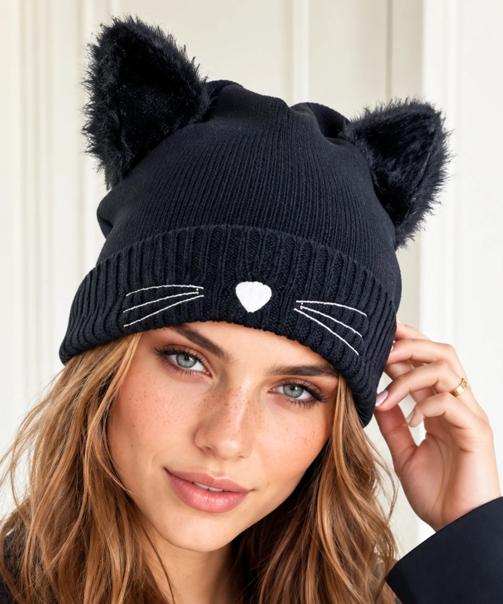 Comprar gorro feminino tricot orelha de gato pompom pelúcia bordado bigode canelado inverno fofo barato ANELLIMN