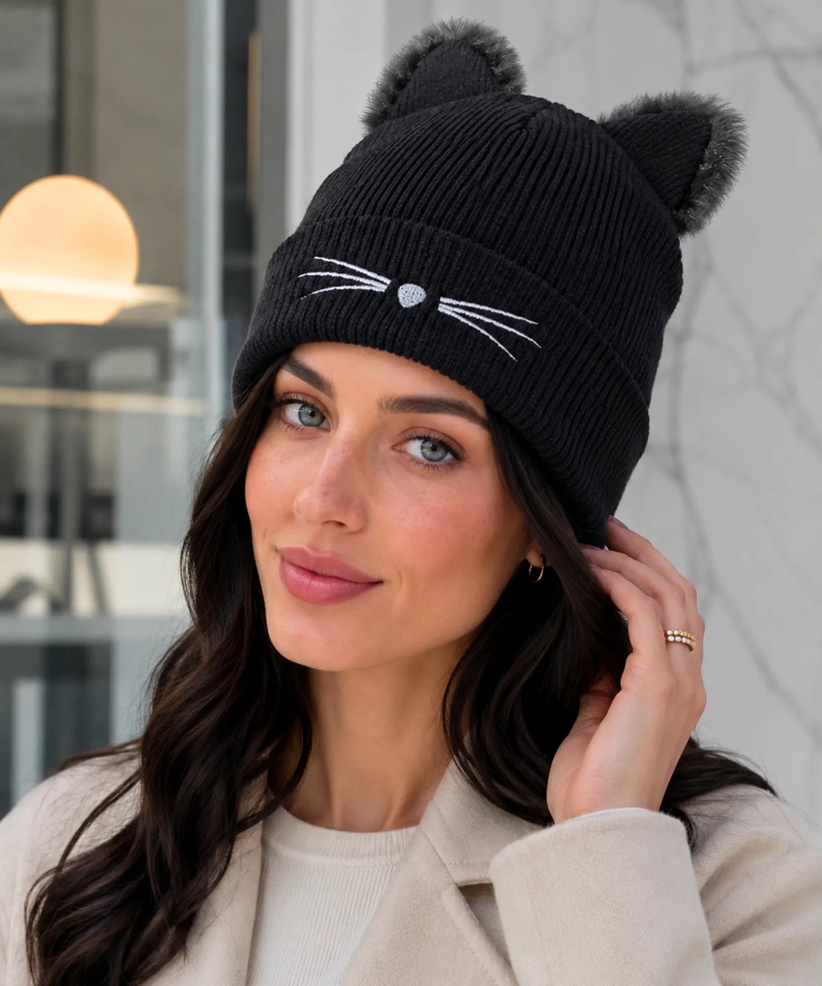 Comprar gorro feminino tricot orelha de gato pompom pelúcia bordado bigode canelado inverno fofo barato ANELLIMN