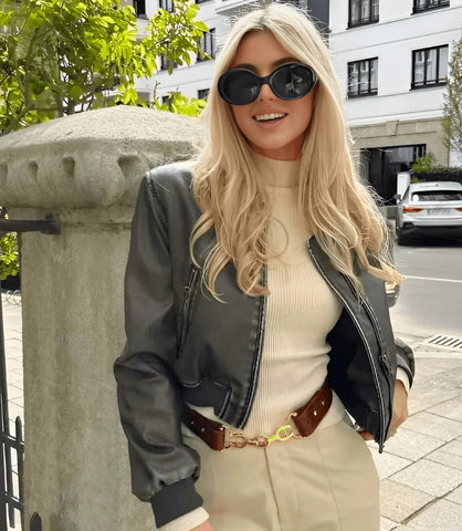 Comprar Jaqueta Bomber Feminina de Couro preta