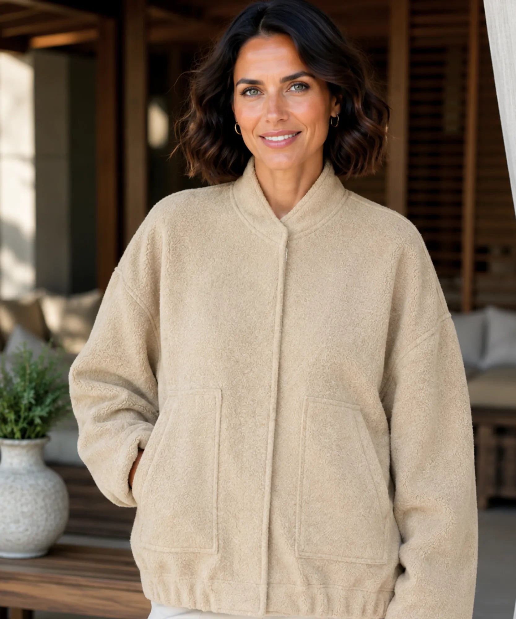 Comprar Jaqueta Bomber Feminina de Lã Batida Bouclê Oversized térmica aquecimento natural inverno em promoção ANELLIMN