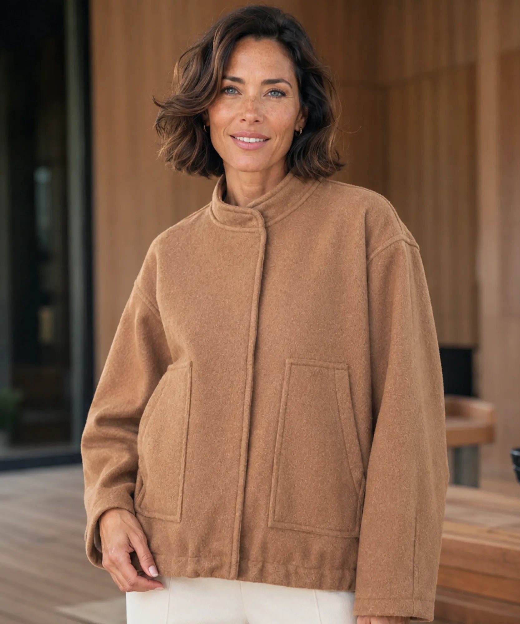 Comprar Jaqueta Bomber Feminina de Lã Batida Bouclê Oversized térmica aquecimento natural inverno em promoção ANELLIMN