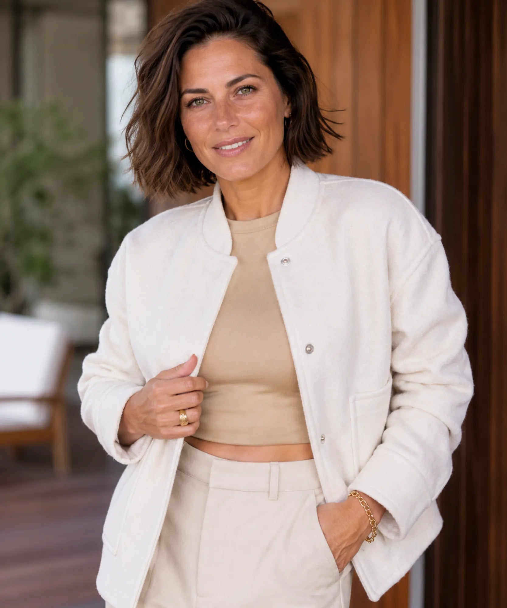 Comprar Jaqueta Bomber Feminina de Lã Batida Bouclê Oversized térmica aquecimento natural inverno em promoção ANELLIMN