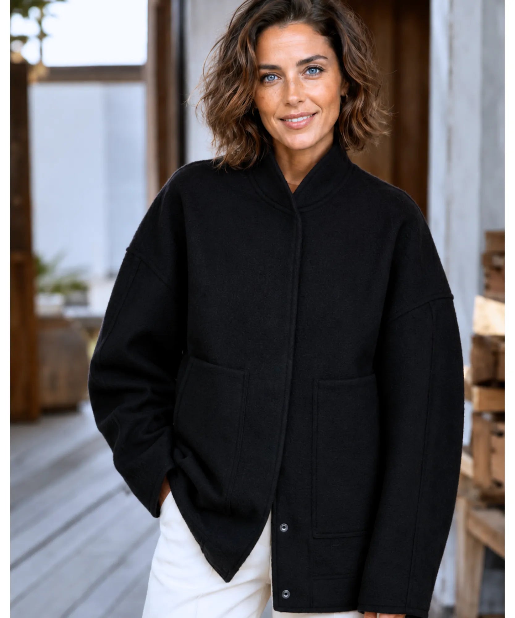 Comprar Jaqueta Bomber Feminina de Lã Batida Bouclê Oversized térmica aquecimento natural inverno em promoção ANELLIMN