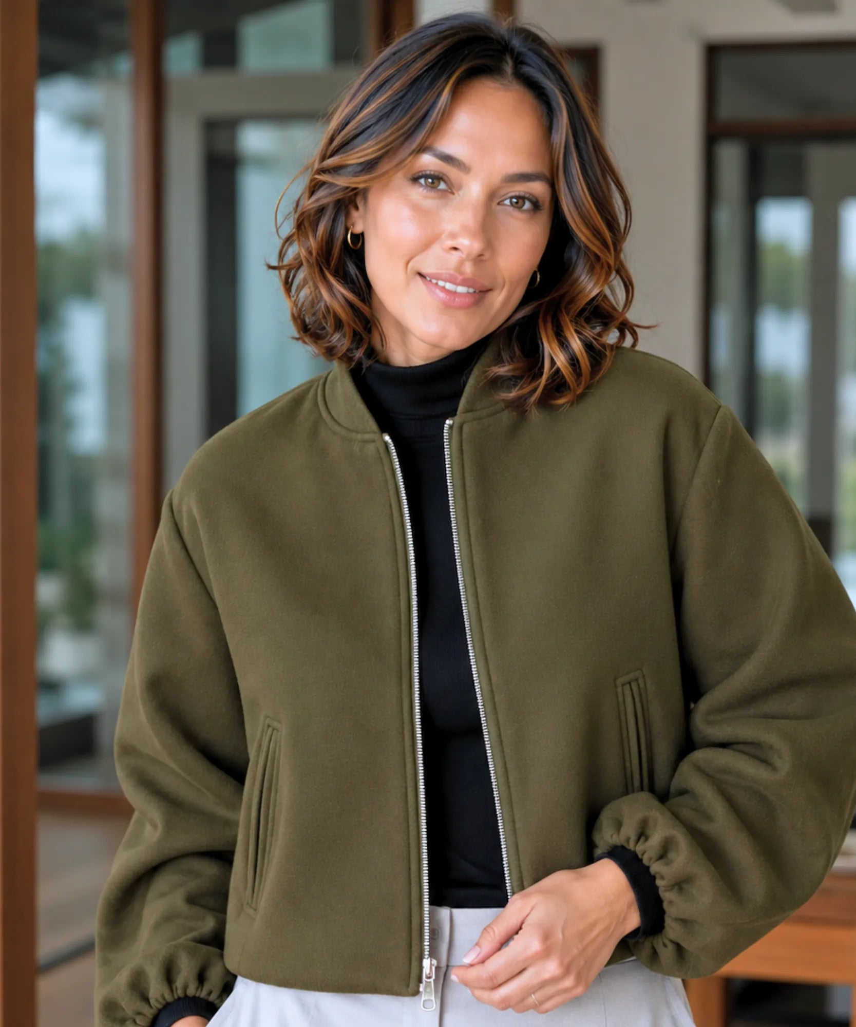 Comprar jaqueta bomber feminina lã cropped mangas bufantes zíper frontal bolsos duplos barata e promoção ANELLIMN