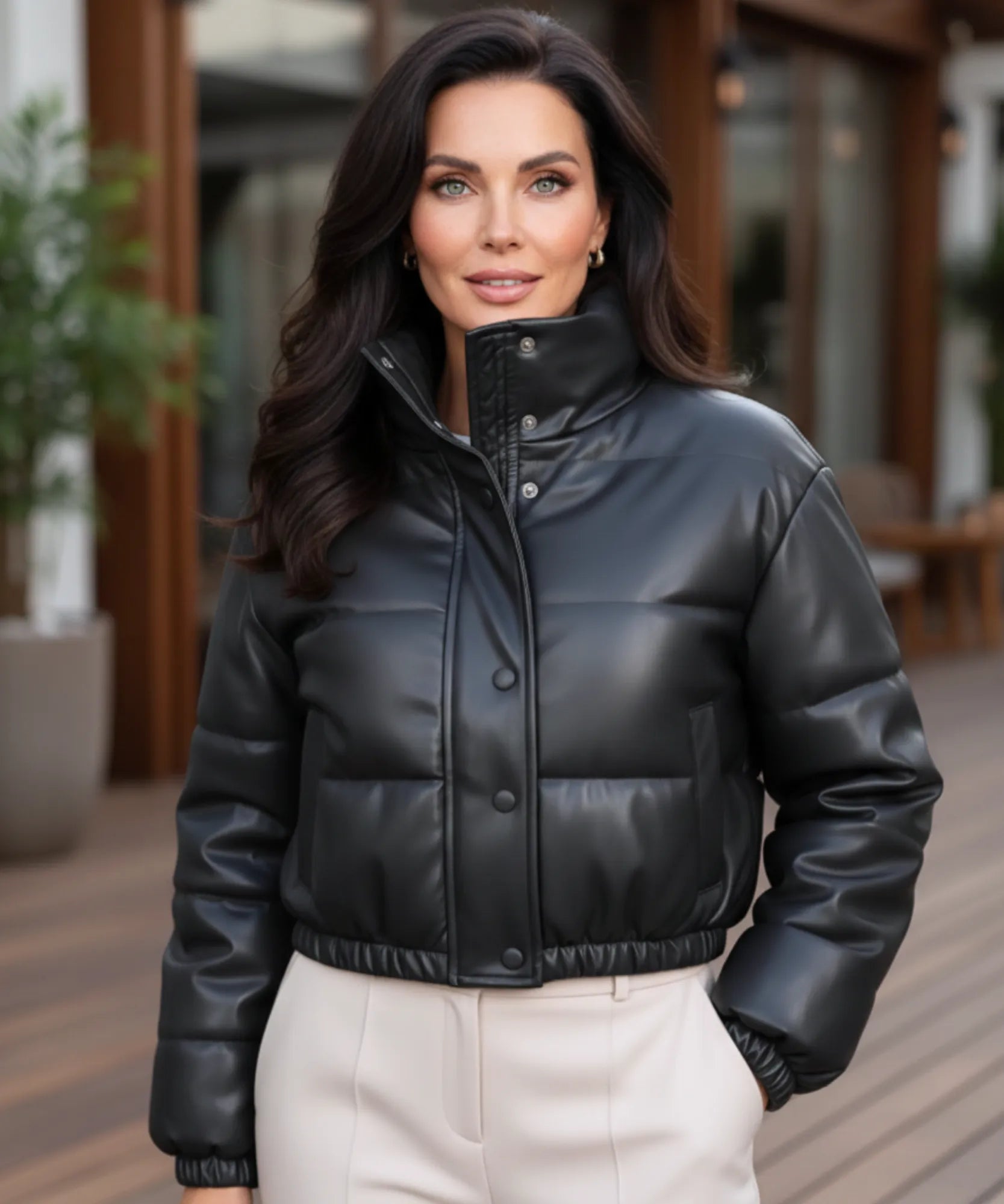 Comprar jaqueta bomber feminina puffer de couro sintético cropped com gola alta para inverno em promoção ZARA