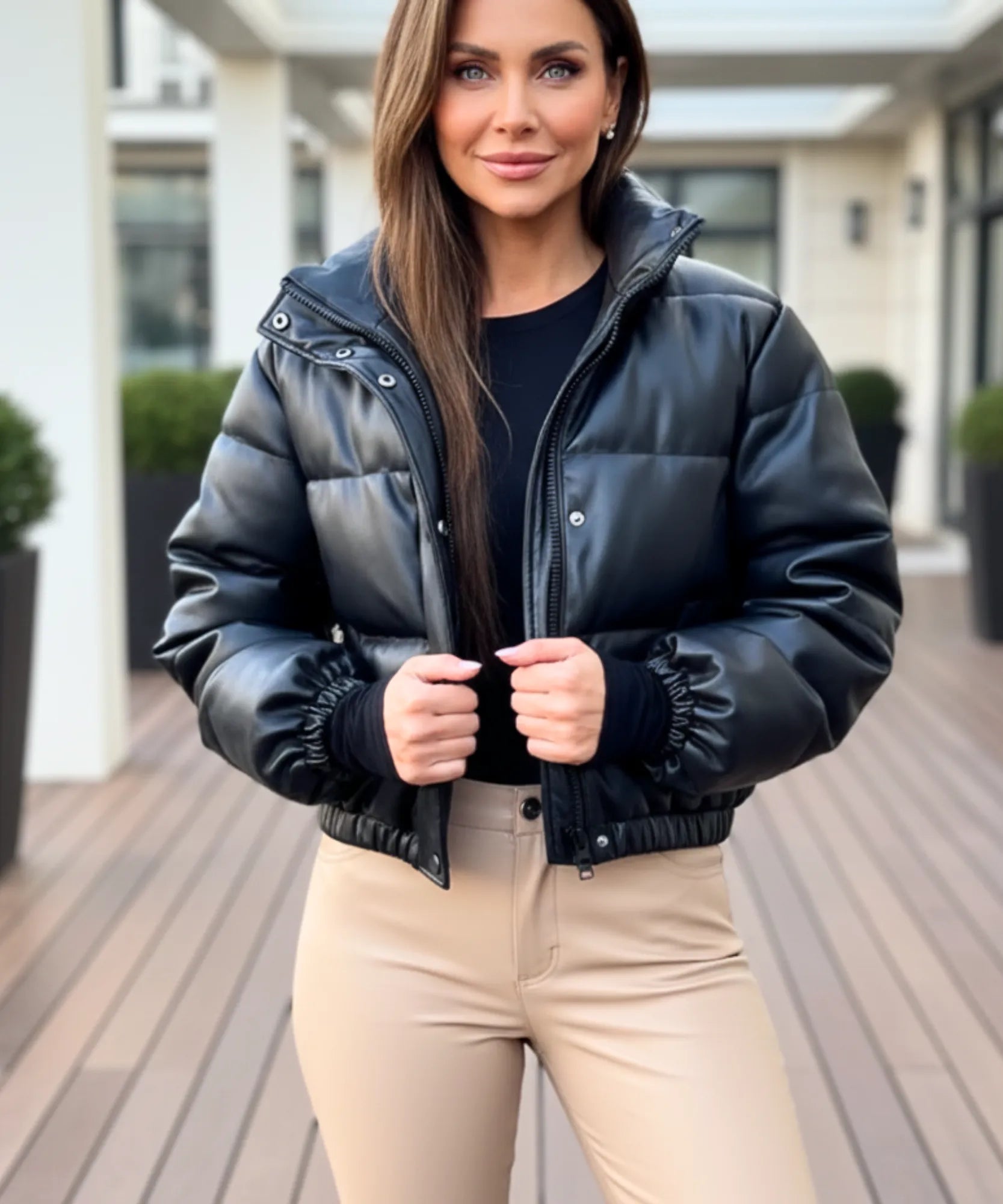 Comprar jaqueta bomber feminina puffer de couro sintético cropped com gola alta para inverno em promoção ZARA