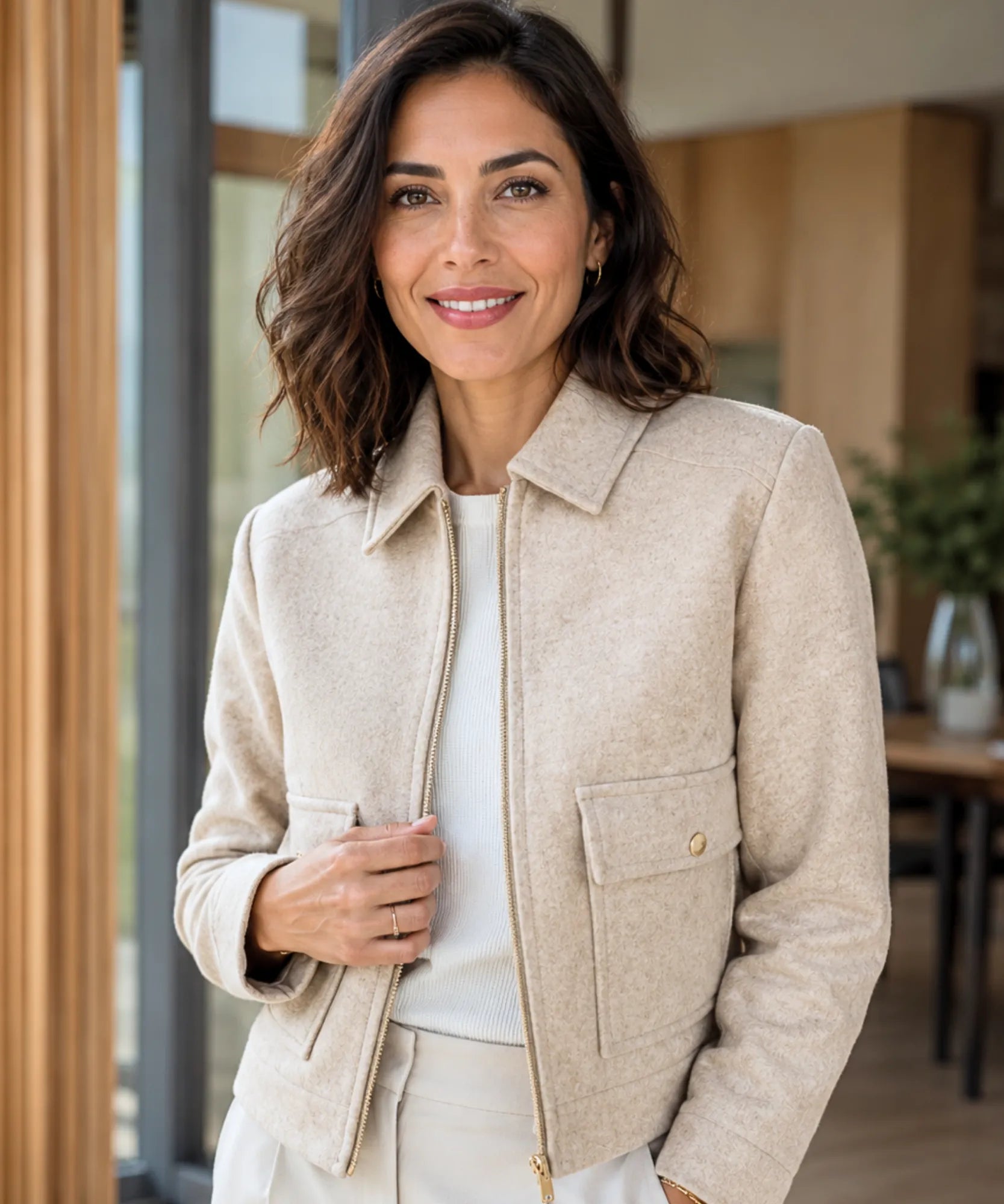 Comprar jaqueta feminina de lã batida com zíper dourado e bolsos frontais estilosos para dias frios com elegância barato em promoção ANELLIMN