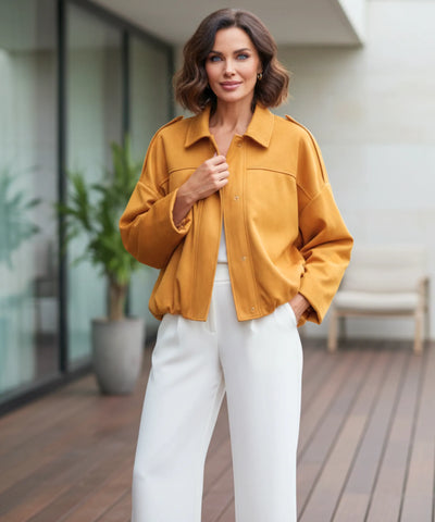 Comprar jaqueta feminina oversized em suede com gola estruturada e estilo urbano elegante para meia estação em promoção ZARA