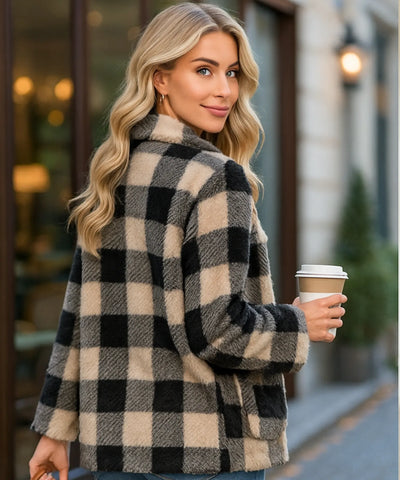 Comprar jaqueta feminina teddy xadrez peluciada quentinha e confortável para o inverno em promoção ZARA

