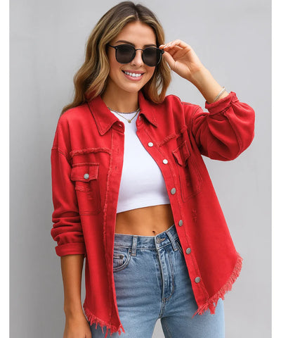 Comprar Jaqueta jeans destroyed feminina vermelho oversized com bolsos e botões em look casual moderno em promoção ZARA
