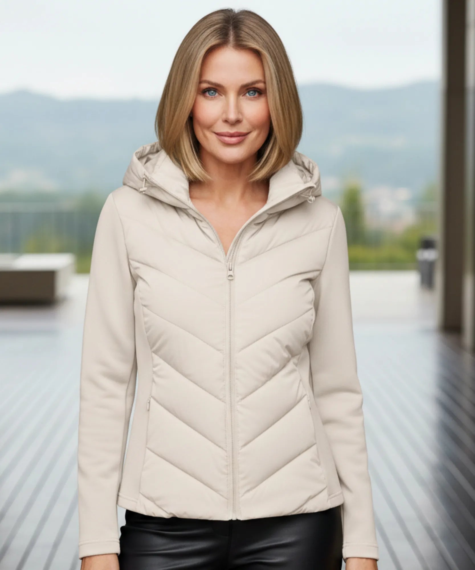 Comprar Jaqueta Puffer Feminina Poliamida Acolchoada Capuz Impermeável Inverno Térmica em promoção ZARA