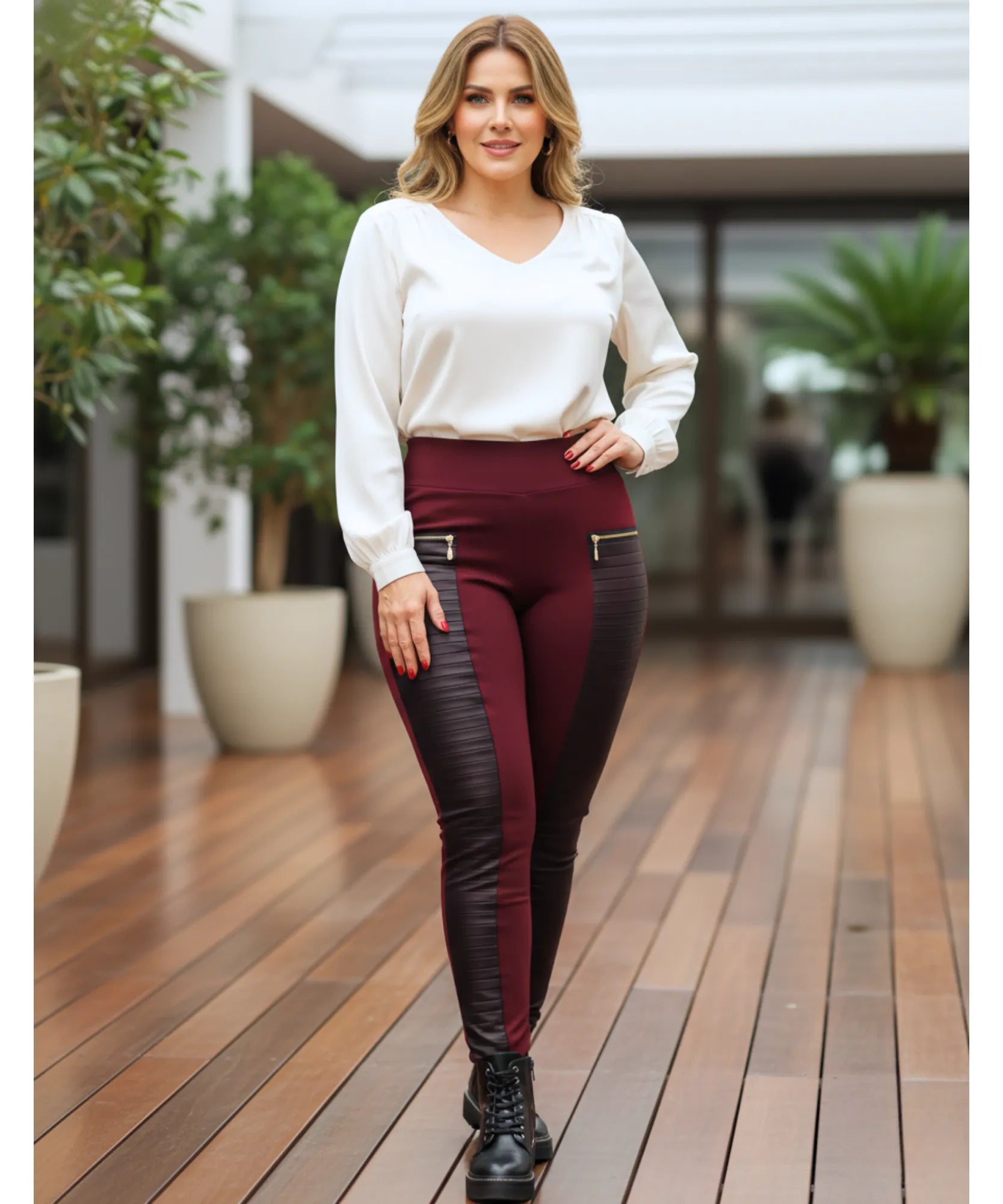 Comprar legging montaria feminina couro sintético texturizado zíper dourado cintura alta em promoção ZARA