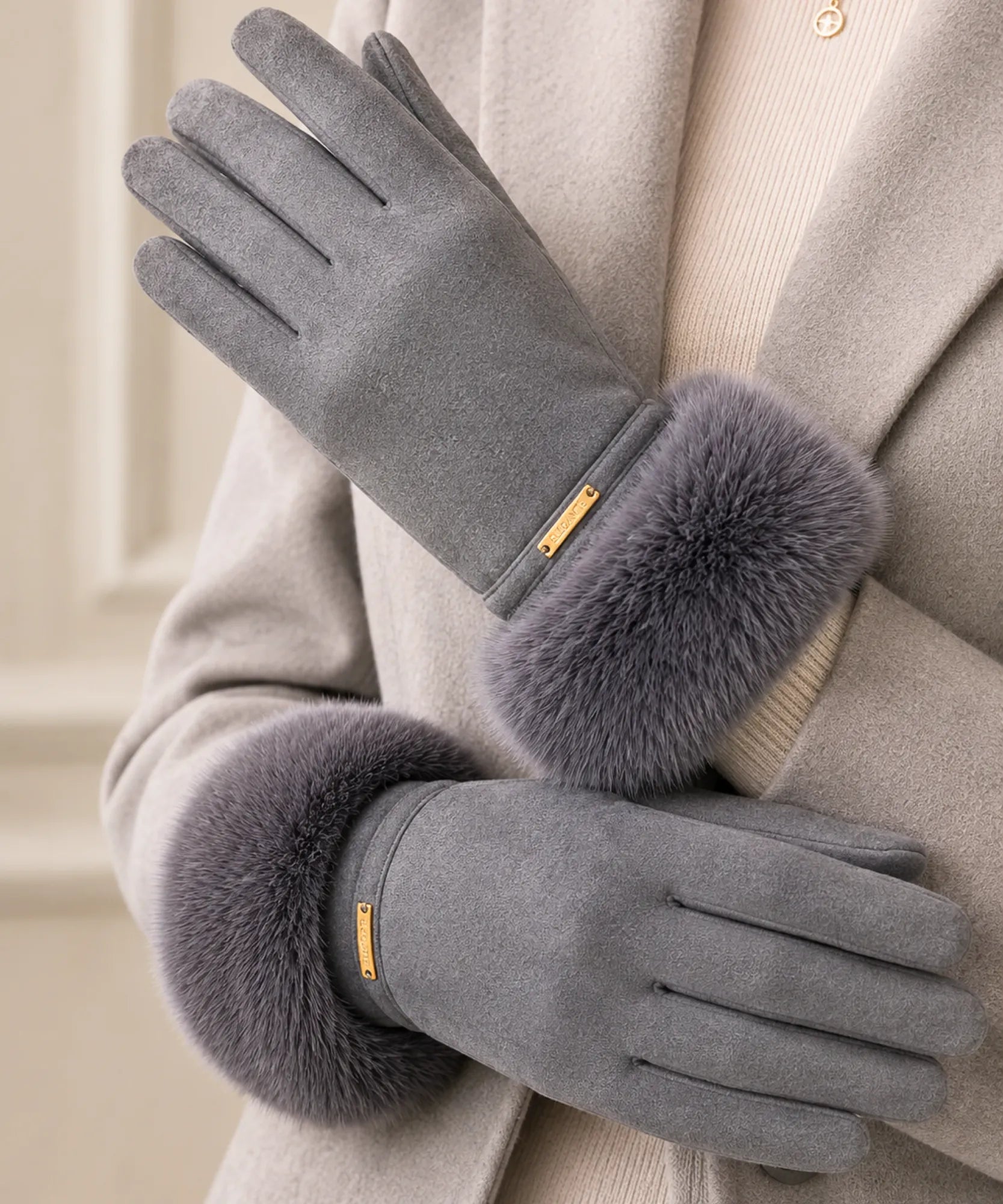 Comprar luva feminina de frio com pelo camurça touchscreen detalhe dourado inverno elegante em promoção ANELLIMN