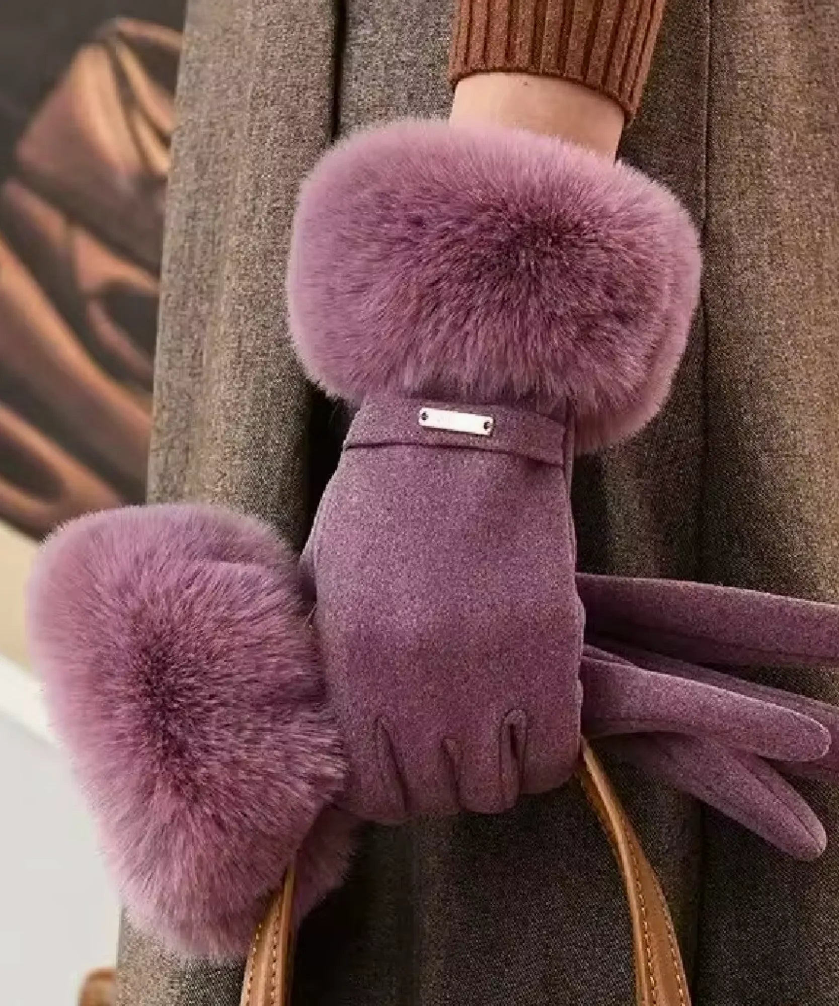 Comprar luva feminina de frio com pelo camurça touchscreen detalhe dourado inverno elegante em promoção ANELLIMN