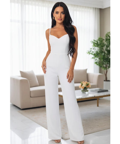 Macacão branco feminino de alfaiataria em look social claro para o dia a dia