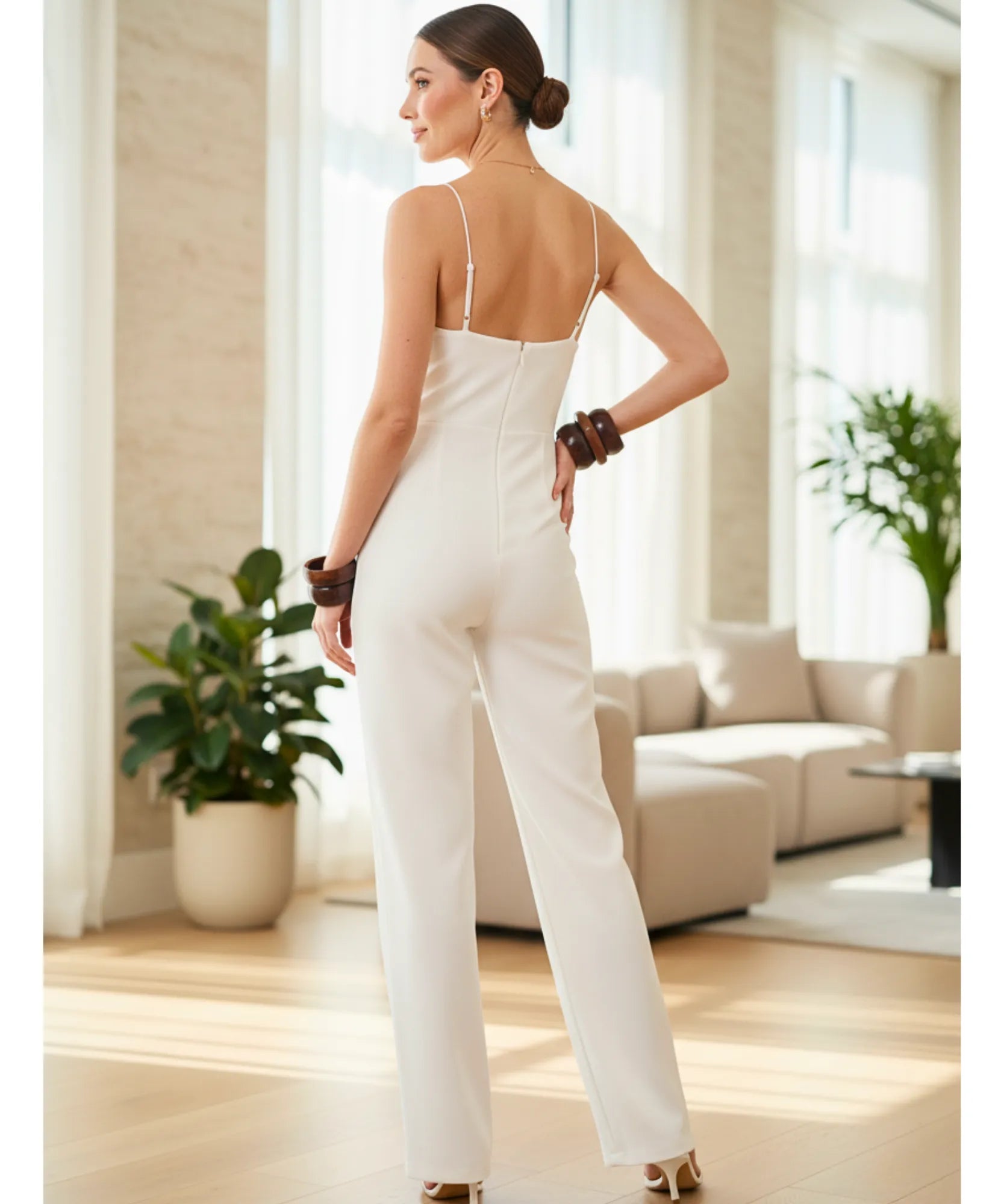 Comprar macacão feminino minimalista alfaiataria alças finas pantalona elegante social em promoção ZARA
