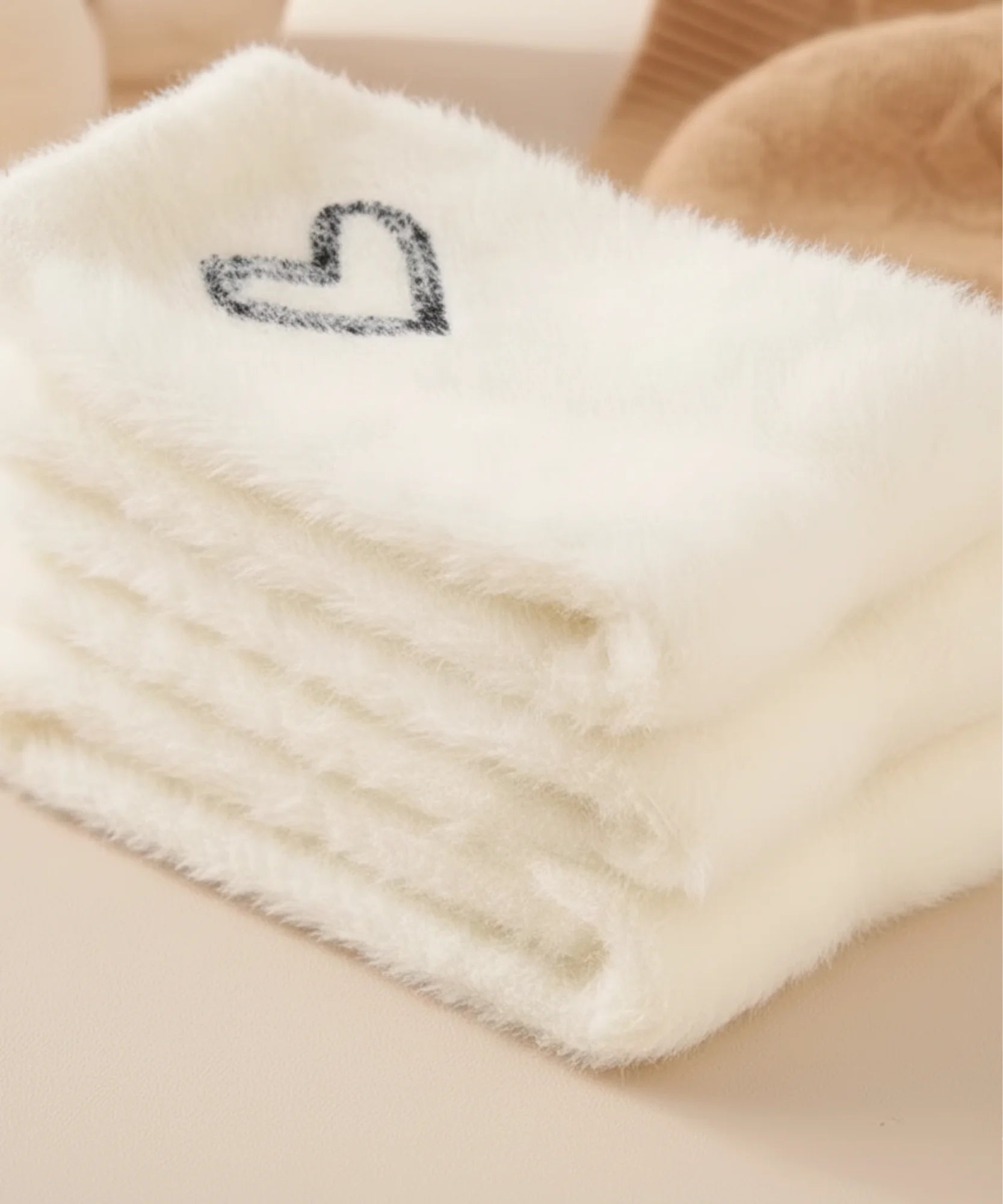  Comprar meia peluciada feminina antiderrapante felpuda inverno quente dormir casa barato em promoção