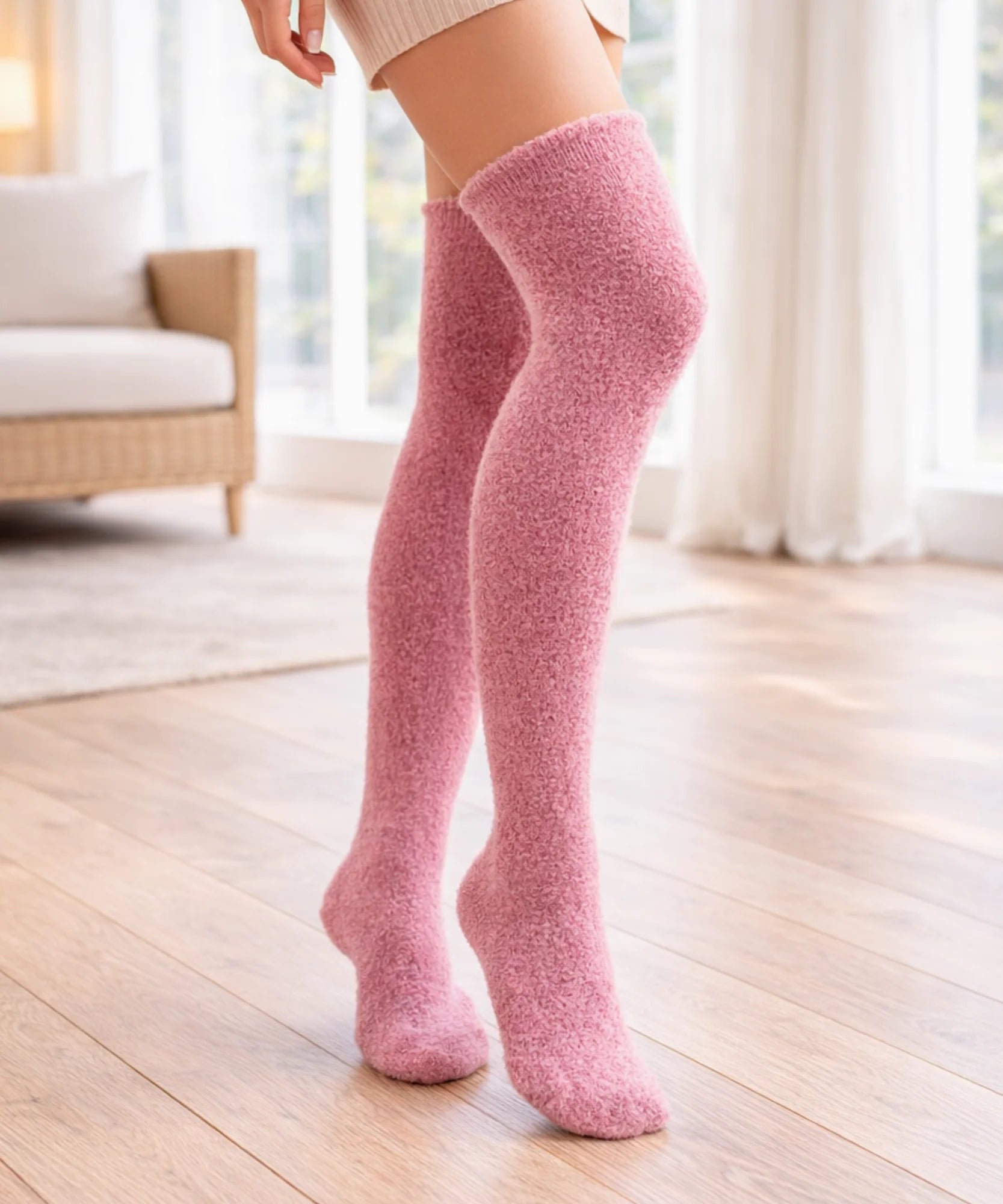 Comprar meia peluciada térmica feminina cano alto macia aquecimento inverno barato promoção frete grátis