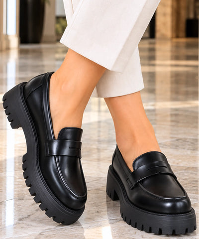 Comprar mocassim tratorado feminino de couro preto em promoção Anellimn